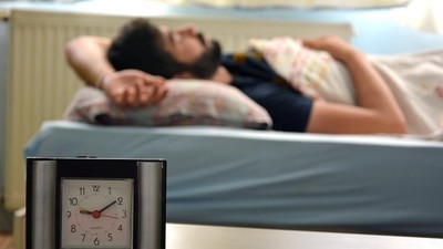 "5 dakika daha diyerek alarm erteleme alışkanlığınıza dikkat edin"