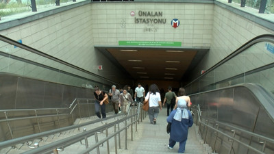 Ünalan Metrosunda yürüyen merdiven kırıldı; istasyon çıkışında yoğunluk oluştu