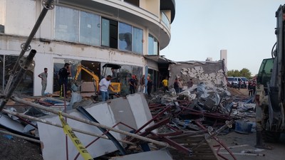 Antalya'da 5 yıldızlı otel inşaatında teras çöktü