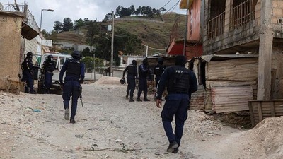 Haiti'de silahlı çete kasabada katliam yaptı! Aralarında çocukların da olduğu 50 kişi can verdi; 86 yaşındaki papazı, başını keserek öldürdüler