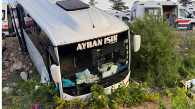 Yolcu otobüsü ile tur midibüsü çarpıştı: 28 yaralı