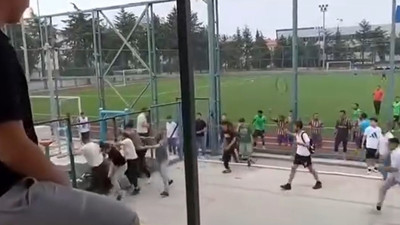 Amatör maçta taraftarlar birbirine girdi; 2 yaralı