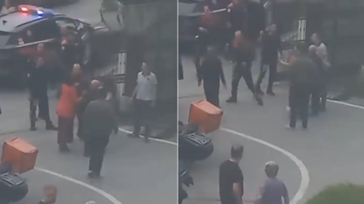 Gaziosmanpaşa'da alacak tartışmasında elinde bıçakla sokağa çıktı; polis engelledi