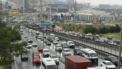 İstanbul'da haftanın ilk günü trafikte yoğunluk oluştu