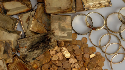 Çekya'da doğa yürüyüşü yapan iki kişi hazine buldu