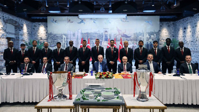 Cumhurbaşkanı Erdoğan, şampiyon Galatasaray'ı kabul etti