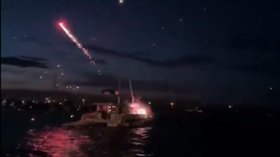 Emekli astsubay, gösteri yaptığı paramotorla tekneye çakıldı; o anlar kamerada