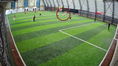 Halı sahada kalp krizi geçirdi; fenalaştığı anlar kamerada