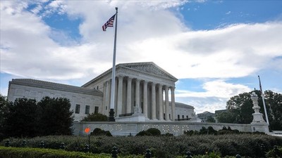 ABD Yüksek Mahkemesi, Trump'ın 500 binden fazla göçmenin yasal statüsünü iptal etmesine izin verdi