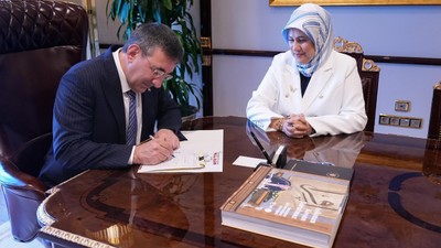 Cumhurbaşkanı Yardımcısı Cevdet Yılmaz kurban vekaletini Türk Kızılay’a verdi