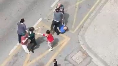 Kadıköy'de çocuğunun yanında eski eşi ve ailesini darbeden şüpheli yakalandı