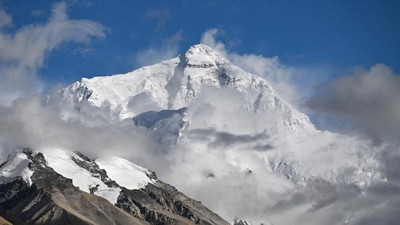 Nepal, Himalayalar'daki 97 zirveyi iki yıl ücretsiz tırmanışa açacak