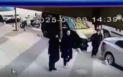 İstanbul'da 'büyü bozma' vaadiyle dolandırıcılık yapan kadın yakalandı