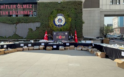 İstanbul'da kaçak ilaç operasyonu: 400 milyon liralık ilaç ele geçirildi