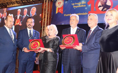 AK Parti Genel Başkan Yardımcısı Zorlu'ya Romanya'da özel ödül takdim edildi