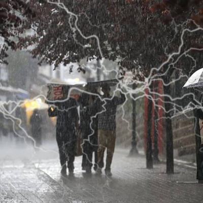 Meteorolojiden yurdun iç ve batı kesimleri için kuvvetli sağanak uyarısı