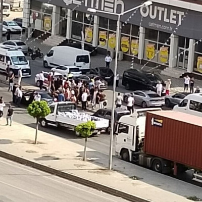 İzmir'de otomobile tüfekli saldırı; 3 ölü, 3 yaralı