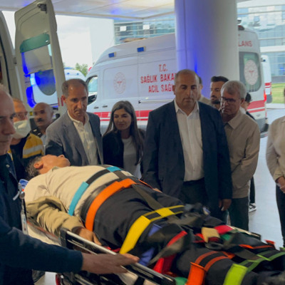 DEM Parti Van Milletvekili Dindar, trafik kazasında yaralandı