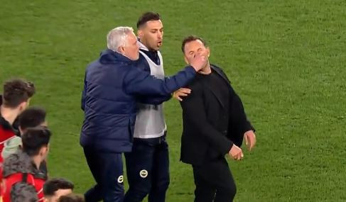 Olaylı Fenerbahçe-Galatasaray derbisi Avrupa basınında - Resim : 1