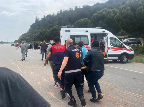 Çanakkale'de yolcu otobüsü, kamyon ve otomobil çarpıştı, 8 kişi öldü, 20 kişi yaralandı - Resim : 3