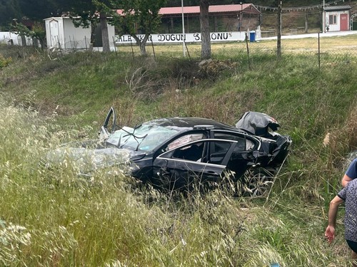 Çanakkale'de yolcu otobüsü, kamyon ve otomobil çarpıştı, 8 kişi öldü, 20 kişi yaralandı - Resim : 1