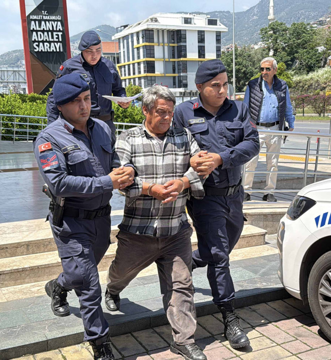 Koyuna kalın iple vurup, defalarca tekmeledi - Resim : 1