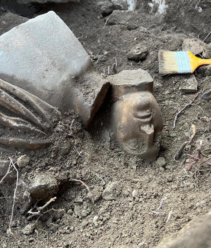 Bakan Mehmet Nuri Ersoy, Aspendos kazılarında gün yüzüne çıkarılan Hermes heykelini duyurdu - Resim: 1