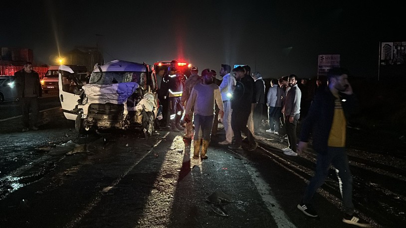 Şanlıurfa'da zincirleme kaza: 3 ölü, 8 yaralı