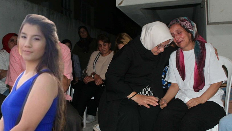 Öldürülen 21 yaşındaki Pelin'in cenazesi memleketi Manisa'ya götürüldü
