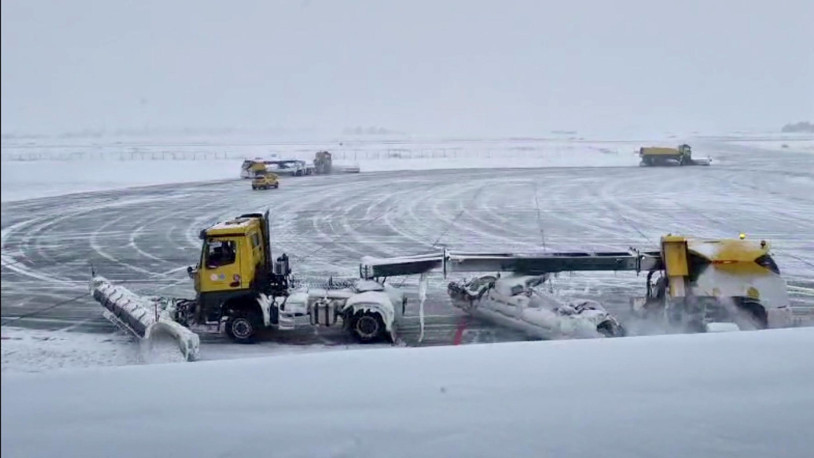 Erzurum Havalimanı’nda karla mücadele; pistler açık tutuluyor