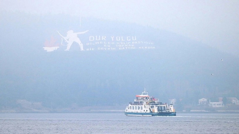 Çanakkale Boğazı'nda gemi trafiği çift yönlü askıya alındı