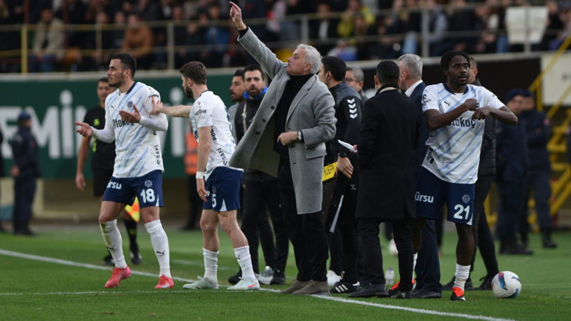 Fenerbahçe, Alanyaspor deplasmanında kazanırken ilkleri yaşadı