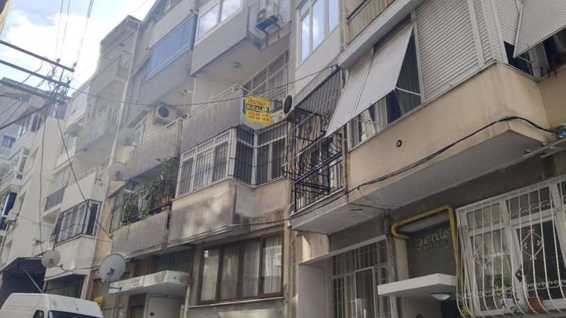 Evinde kemikleri bulunan kadının komşusu: Kötü koku geldiği söyleniyordu