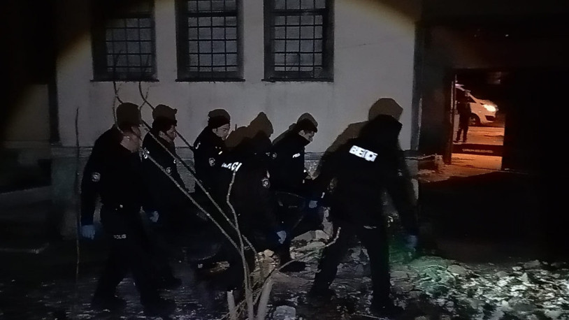 'Cesareti olan girsin' dedikleri metruk evde erkek cesedi buldular