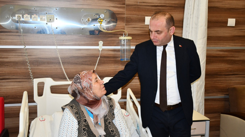 Çorum'da 72 yaşındaki kadın kornea nakliyle 50 yıl sonra yeniden görmeye başladı