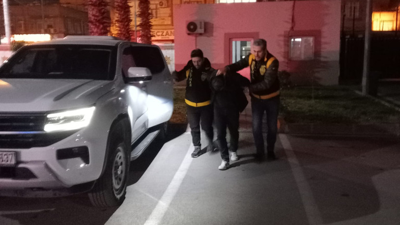 Üzerinden kimlik çıkmadı, yüz tanıma sistemiyle firari hükümlü olduğu belirlendi