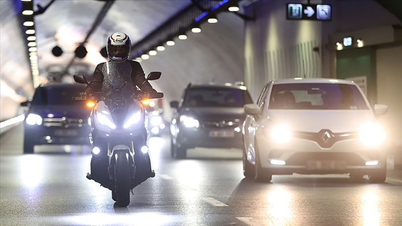 Motosiklet cezalarına yeni düzenleme: 6 kez kırmızı ışık ihlali yapan sürücünün ehliyeti iptal olacak