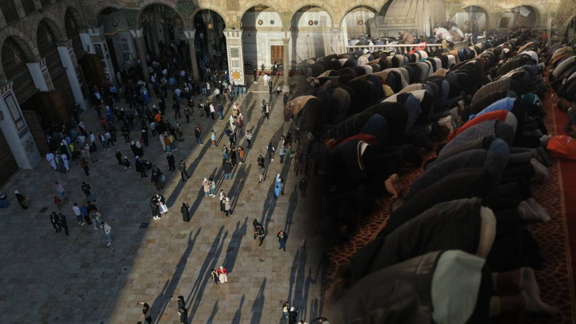 Suriye'de Baas rejiminin yıkılmasının ardından ilk bayram namazı kılındı