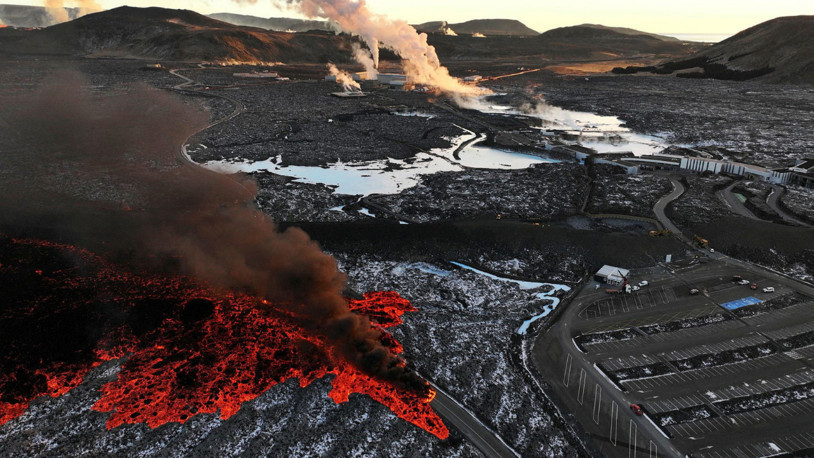 İzlanda'da volkanik hareketlilik nedeniyle turistik bölge boşaltıldı