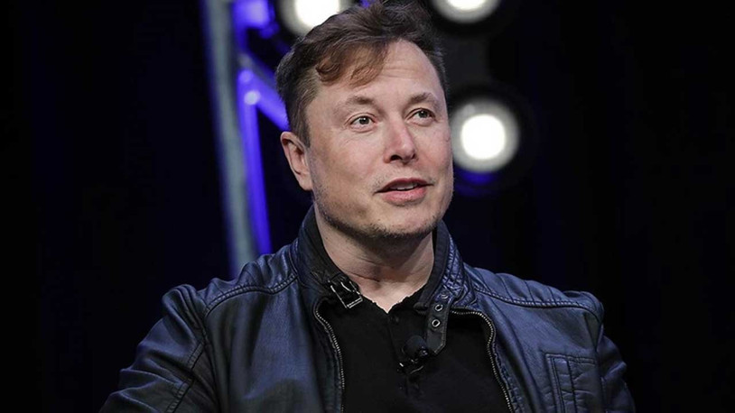 Musk, Trump'ın ticaretten sorumlu kıdemli danışmanı Navarro'ya "geri zekalı" dedi