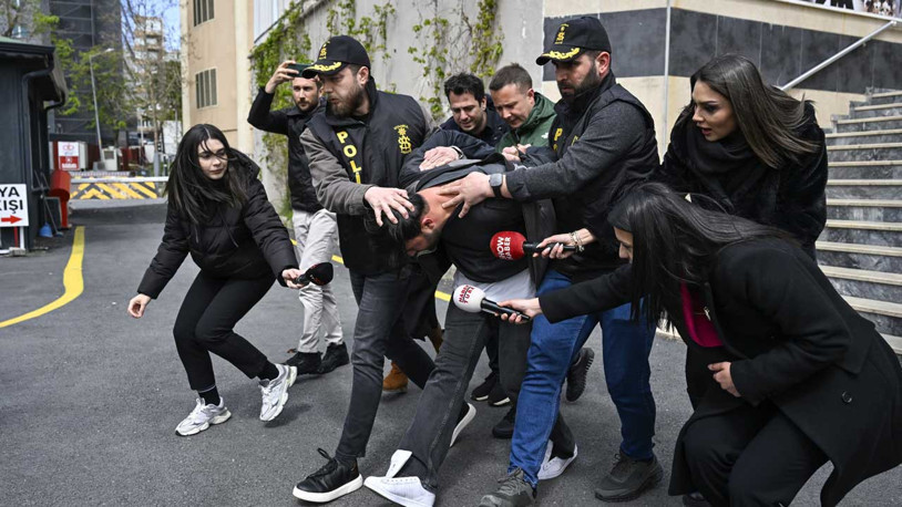 Kadıköy'de bıçaklı saldırıda ölen Minguzzi'nin ailesini tehdit eden 5 zanlı tutuklandı