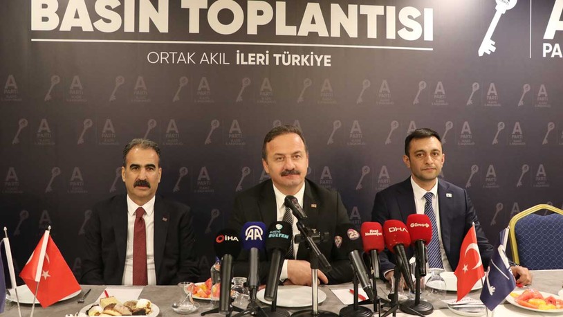 Anahtar Parti Genel Başkanı Ağıralioğlu, Elazığ'da konuştu: Seçime girme hakkımızla ilgili büyük kurultayımızı 20 Nisan'da yapıyoruz