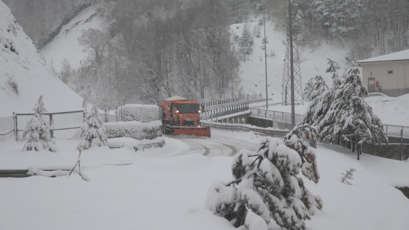 Bolu Dağı'nda kar yağışı etkili oluyor