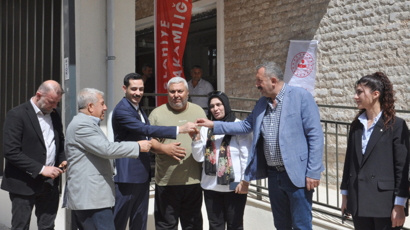 Gaziantep’te 42 konut ve 28 iş yeri hak sahiplerine teslim edildi