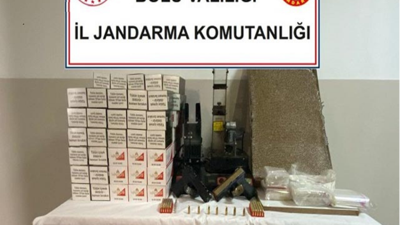 Jandarmadan kaçak sigara ve silah operasyonu; 3 gözaltı