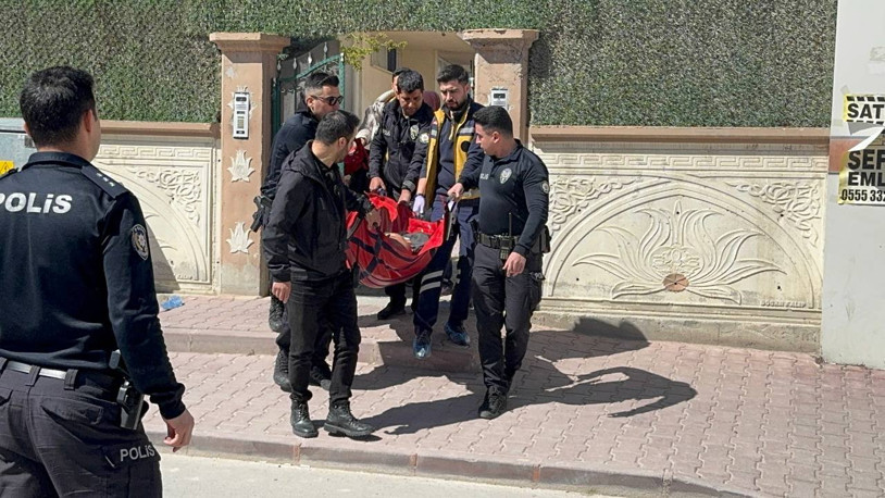 Eşini bıçaklayıp, intihara kalkıştı