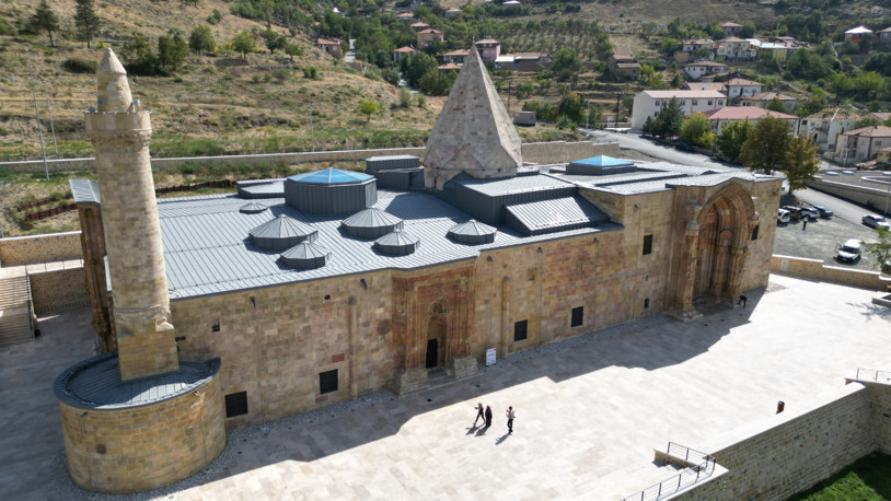 797 yıllık başyapıtta 'kalpli' ahiret mesajı