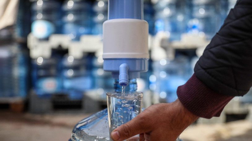 Damacanadan bir bardak su, 1 lira 30 kuruşa doluyor