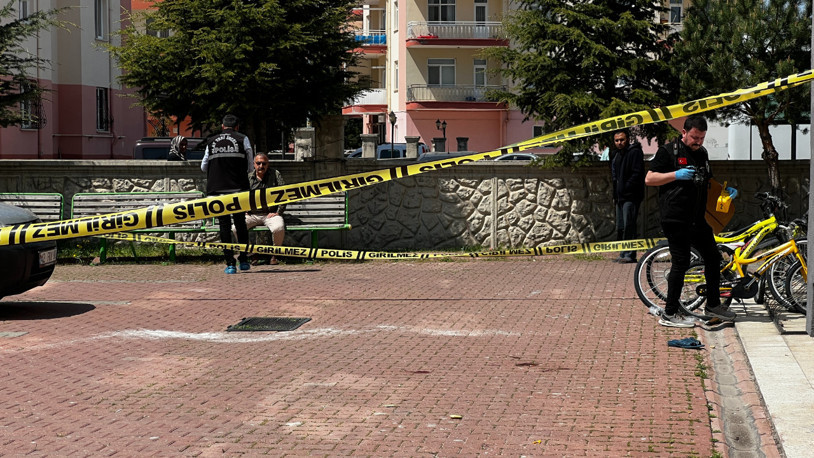 Cam silerken 4'üncü kattan düşüp öldü