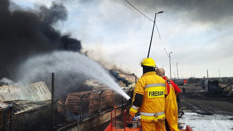İran'da limandaki patlama sonrası çıkan yangın tamamen söndürüldü: Can kaybı 65'e yükseldi